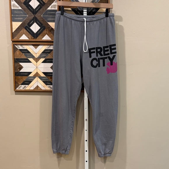 Freecity Logo Sweatpants Joggers Grey Pink Bird Medium *As-Is* - Picture 1 of 10